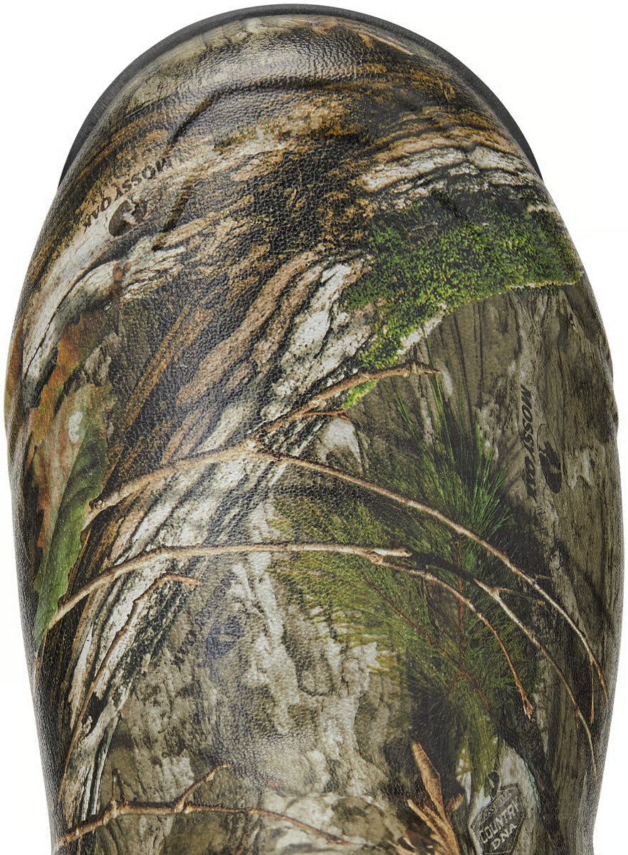 Toe detail of LaCrosse Alphaburly Pro 18-inch 1000G hunting boot in Mossy Oak Country DNA