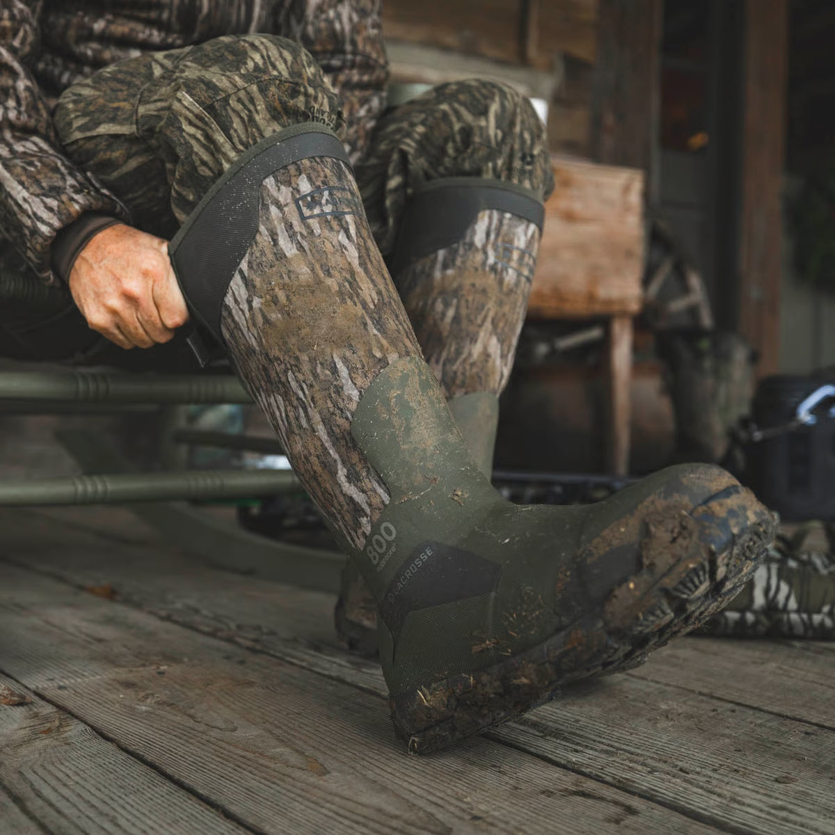 Men's Alphaburly Aero 17" Mossy Oak Bottomland 800G