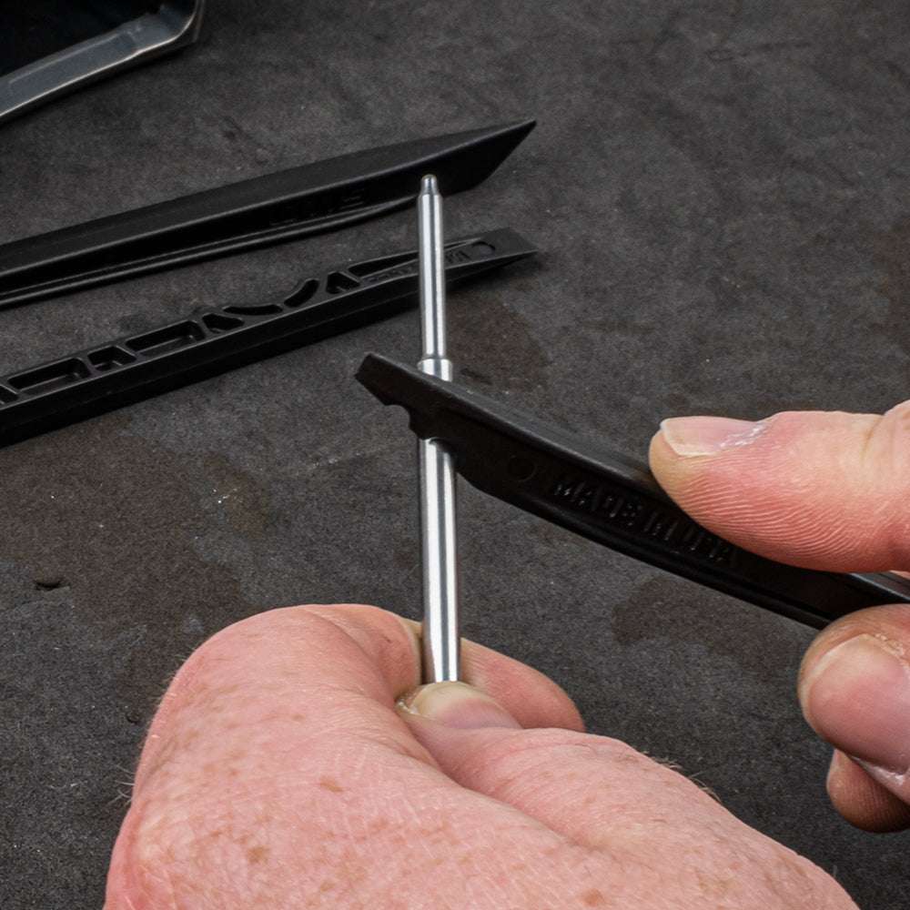 Otis Multi-Purpose Scraper & Brush Set detail image 7