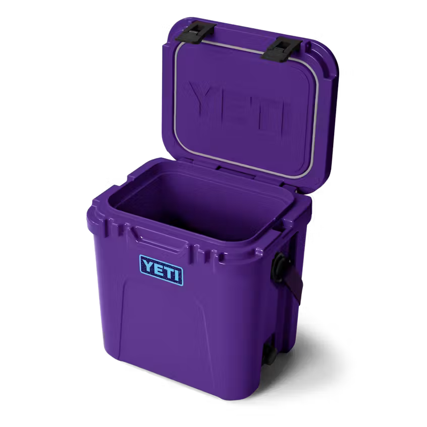 YETI Roadie 24 Hard Cooler Pace Purple / Blue